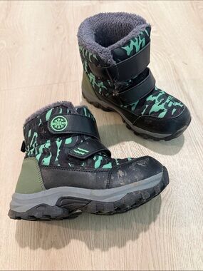 Kids Green Camo Winter Boots with Fleece Lining